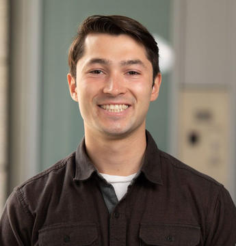 headshot_2022.jpg